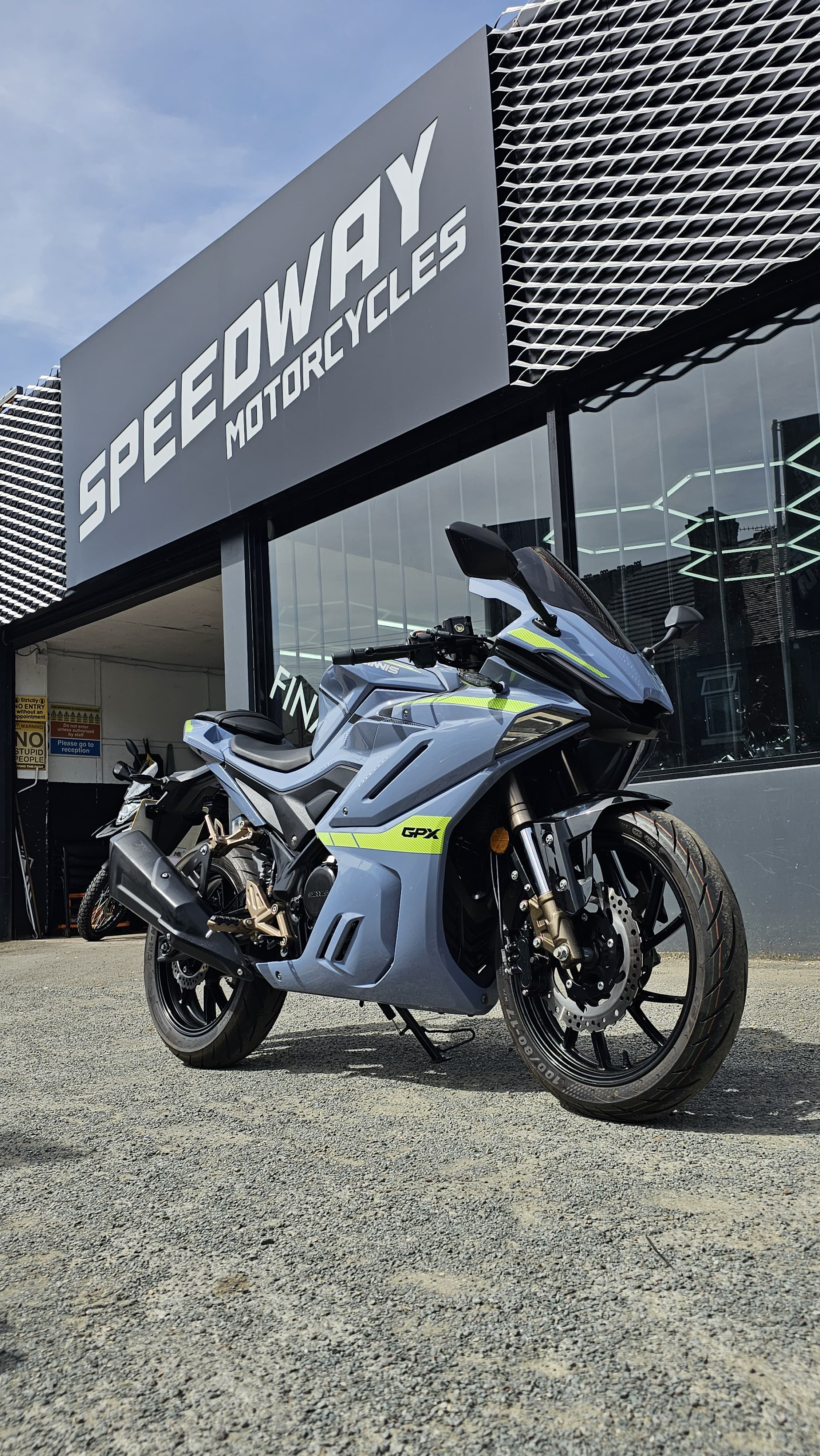 SINNIS GPX 125cc sportsbike